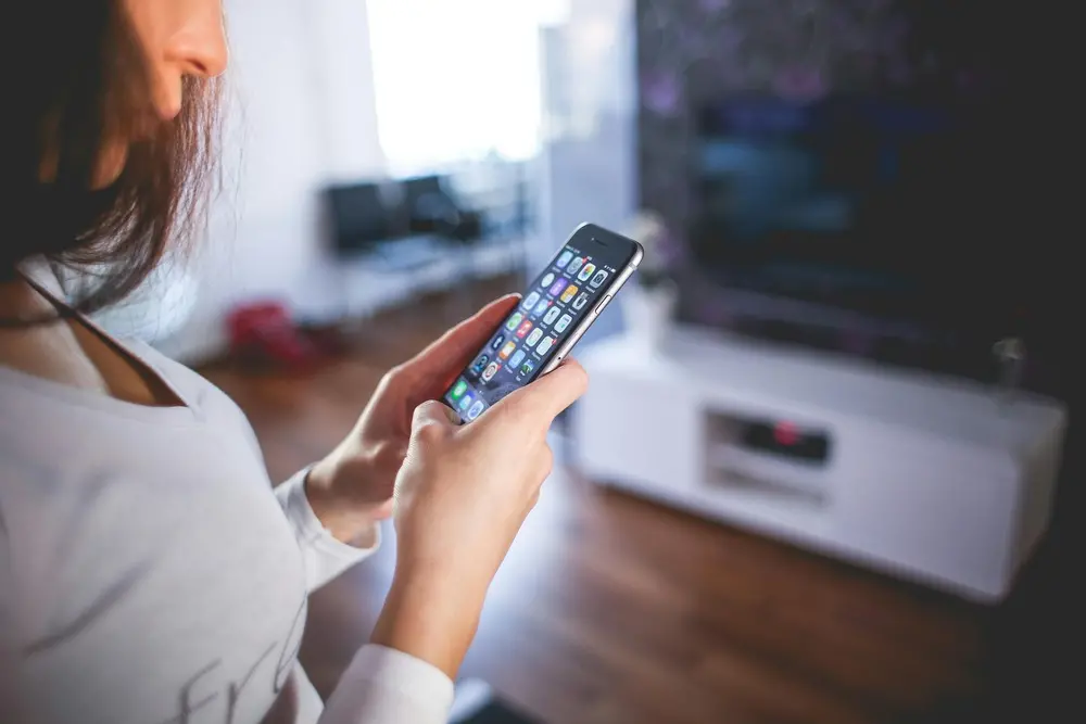 How to Delete eSIM from iPhone