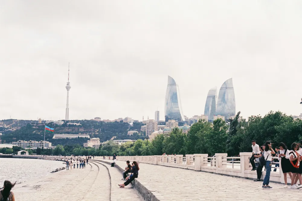 Traveler using eSIM in Azerbaijan