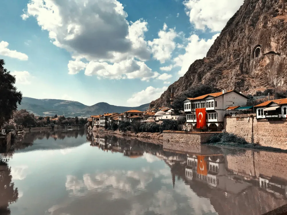 Traveler using eSIM in Turkey