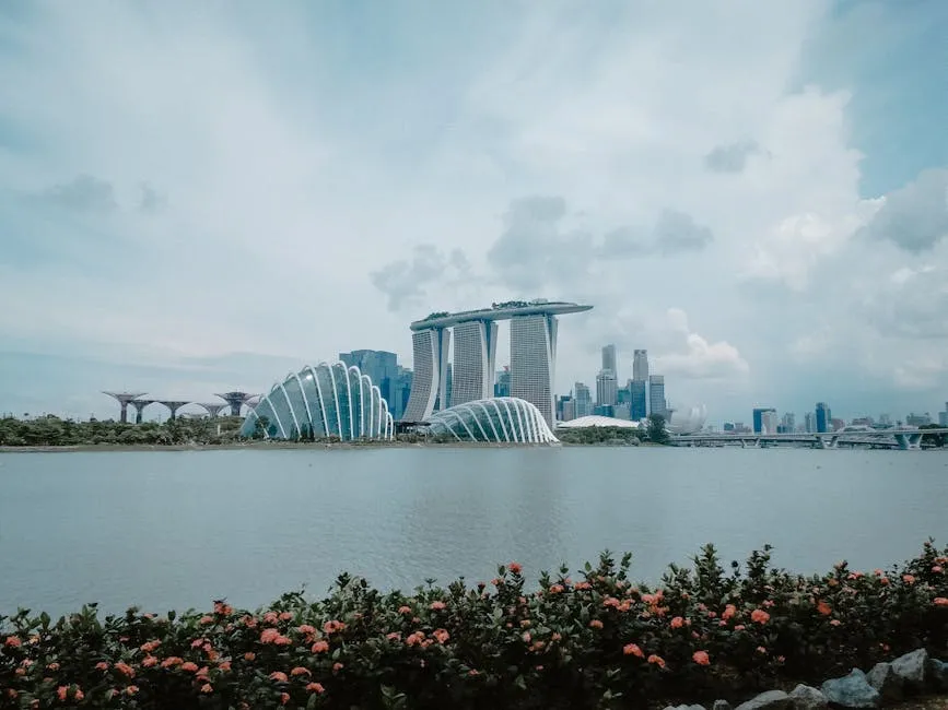 Singapore Marina Bay Sands skyline and Gardens by the Bay